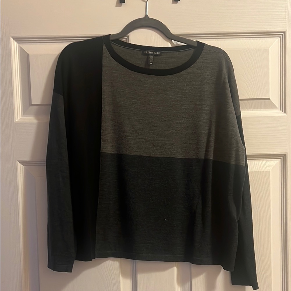 Calvin Klein Men's Black and Gray Sweater